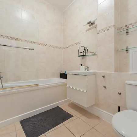 Apartment Airport O2 Excel - Free Wifi & Parking *