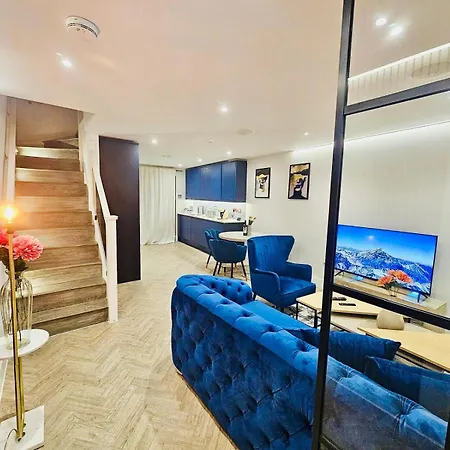 Coach House Apartment