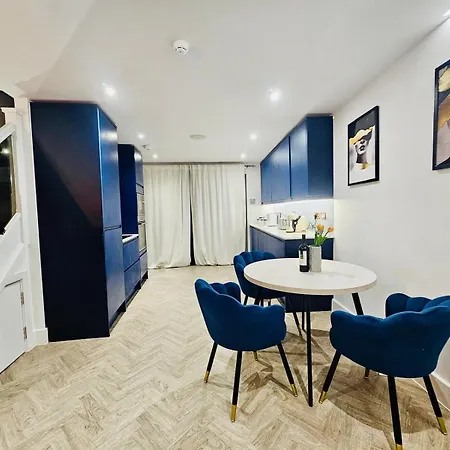 Apartment Coach House London