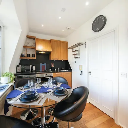 Hyde Park By Keyhol Short Let Apartment *