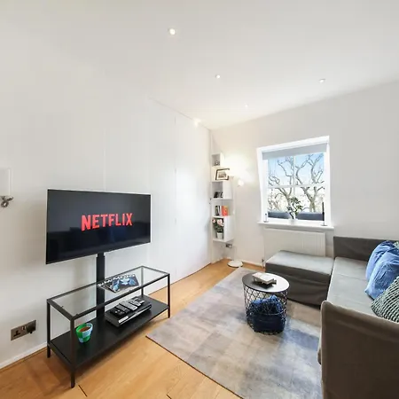 Chic 2br Loft-style In Queensway * London