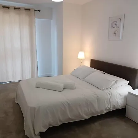 2 Bed Square Apartment *