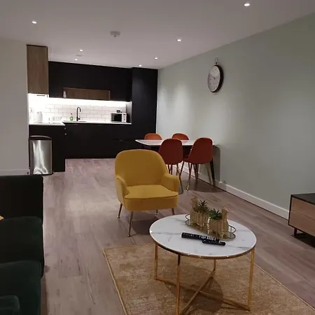 Apartment 2 Bed Square