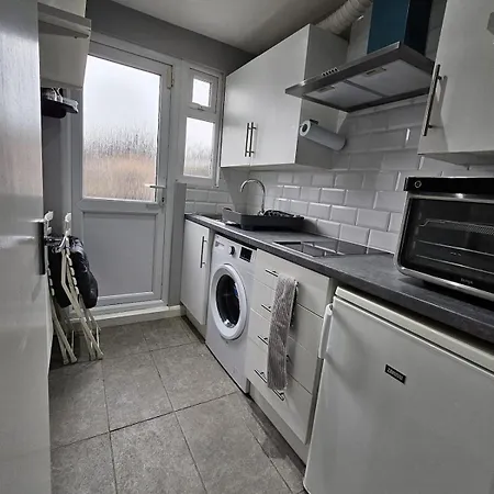 Gorgeous In Wembley Kingsbury * Harrow
