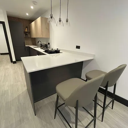 Beautiful Modern Eco Friendly 2 Bed House With Garden - London