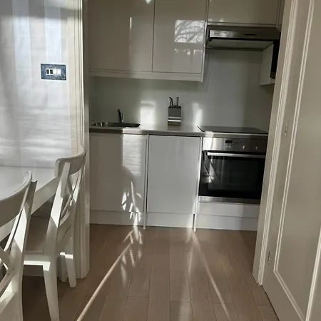 Luxury Mezzanine In Kensington / Earls Court Garden Square * London