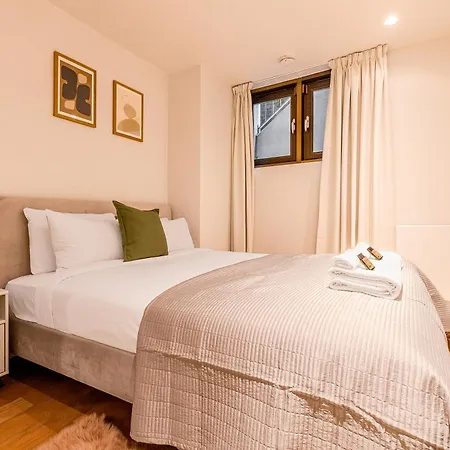Stylish 1br Duplex, 3 Minutes Blackfriars Station * Londen