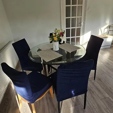 Large Private In Kensal Rise Of *