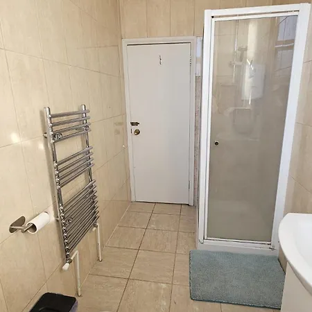 Large Private In Kensal Rise Of Homestay