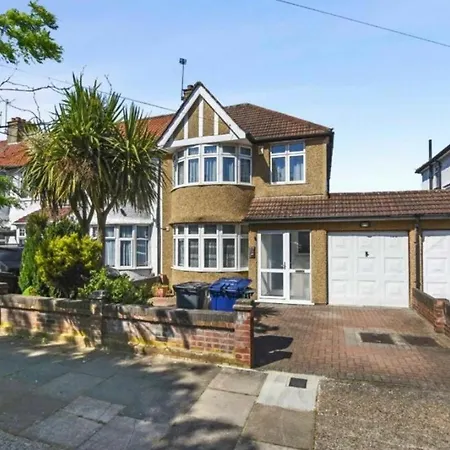 Holiday home Greenford