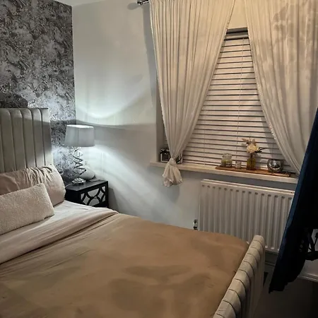 Cosy East Apartment