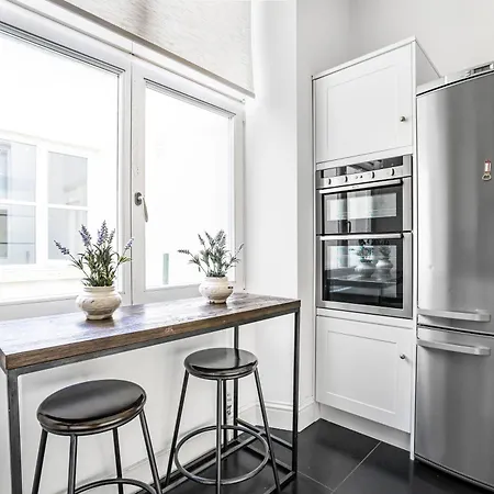 Apartment Classy High Ceilings 2 Bdr Next To Hyde Park