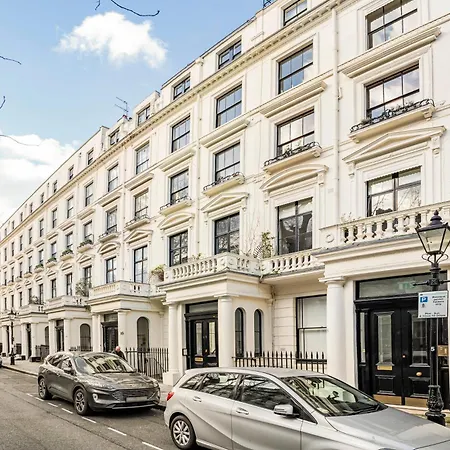 Classy High Ceilings 2 Bdr Next To Hyde Park Apartment London