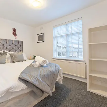 Apartment Airport O2 Excel - Free Wifi & Parking London