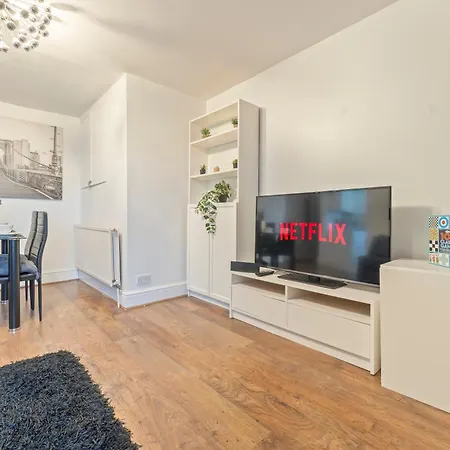Airport O2 Excel - Free Wifi & Parking Apartment
