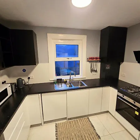 Family Flat 3 Beds Walthamstow * London