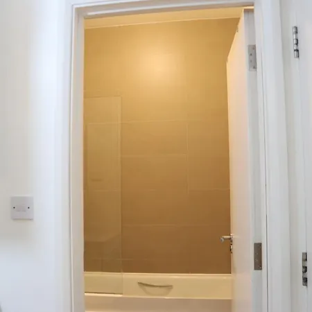 דירה Stylish - Private Bathroom, 15mins To London! *