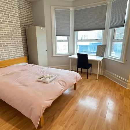 Private In Kensal Rise Near Tube & Bus Station London
