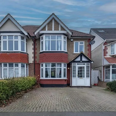 Stylish 3Br House Close To Wembley Stadium And Arena Holiday home London