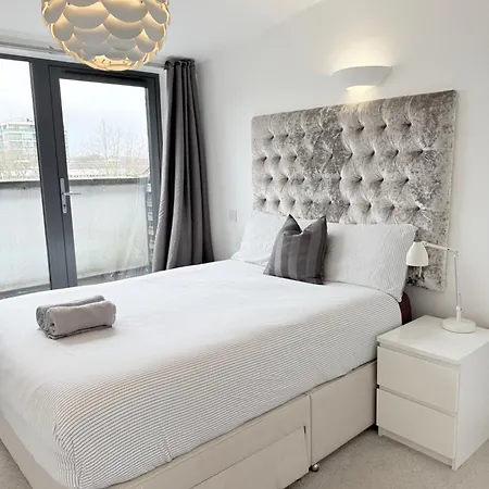 Spacious 2 Bedroom Flat, Near Kings Cross, Location Apartment