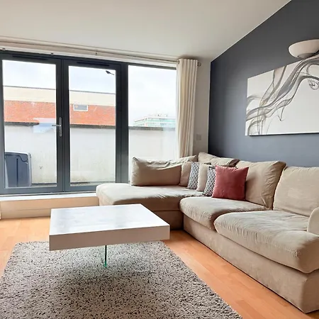 Spacious 2 Bedroom Flat, Near Kings Cross, Location Apartment London