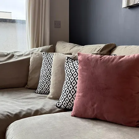 Spacious 2 Bedroom Flat, Near Kings Cross, Location Apartment London