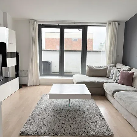 Spacious 2 Bedroom Flat, Near Kings Cross, Location *