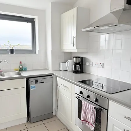 Apartment Spacious 2 Bedroom Flat, Near Kings Cross, Location *