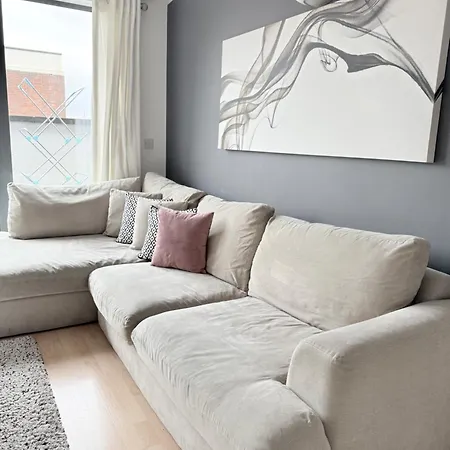 Spacious 2 Bedroom Flat, Near Kings Cross, Location Apartment London