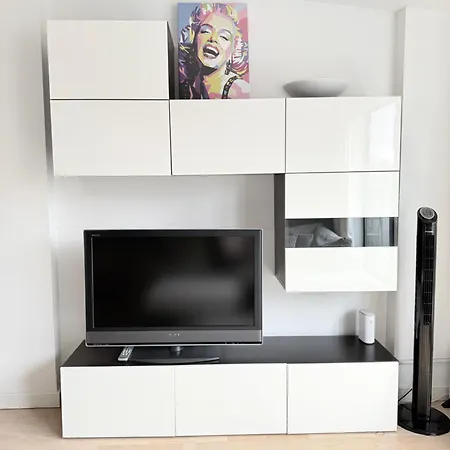 Spacious 2 Bedroom Flat, Near Kings Cross, Location *