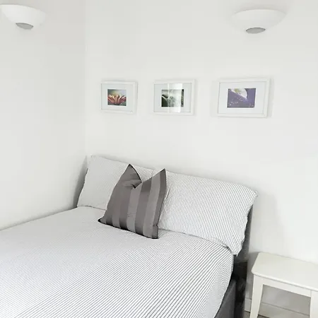 Spacious 2 Bedroom Flat, Near Kings Cross, Location *