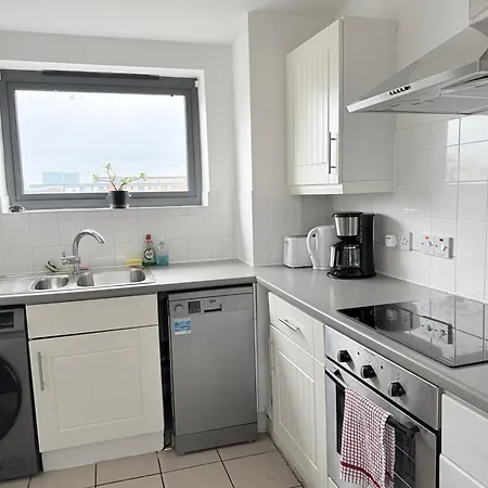 Spacious 2 Bedroom Flat, Near Kings Cross, Location Apartment London