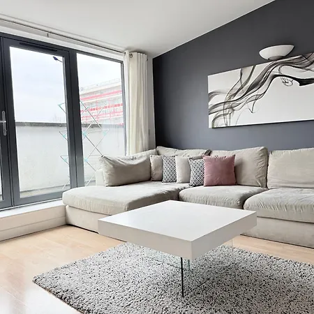 Spacious 2 Bedroom Flat, Near Kings Cross, Location Apartment London