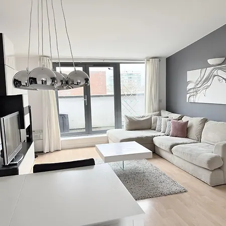 Spacious 2 Bedroom Flat, Near Kings Cross, Location *