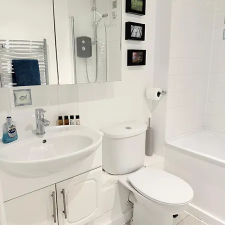 Spacious 2 Bedroom Flat, Near Kings Cross, Location London