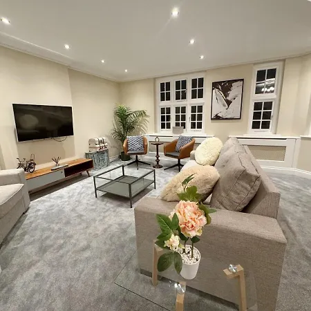 Apartment Spacious Penthouse Near Baker St London