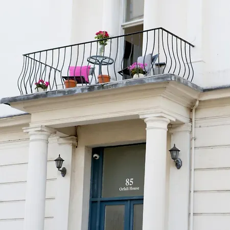 Apartment Entire Flat Notting Hill, London