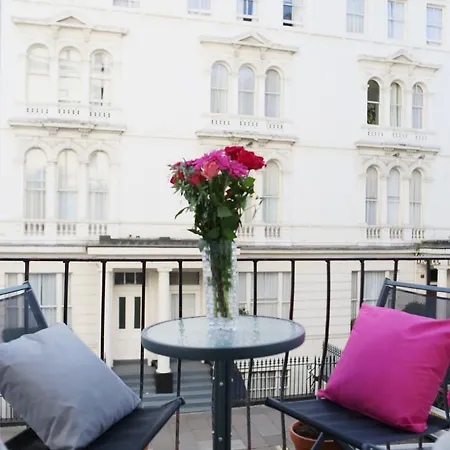 Entire Flat Notting Hill, Apartment *