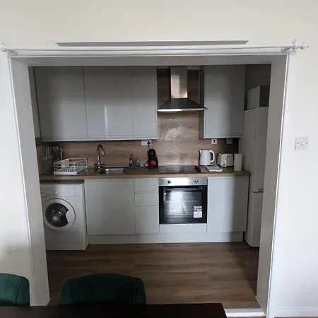 2br Earls Court Prime Location