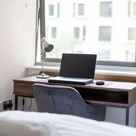 Avida Lettings - Modern Close To Westfield And Notting Hill Apartment *