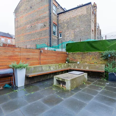 Period-chic 2bd Flat With Private Patio *