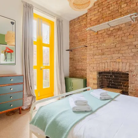 Period-chic 2bd Flat With Private Patio Apartment *