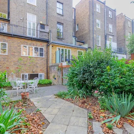 Apartment Sophisticated 2bd Flat With Patio West Kensington