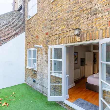 Sophisticated 2bd Flat With Patio West Kensington *