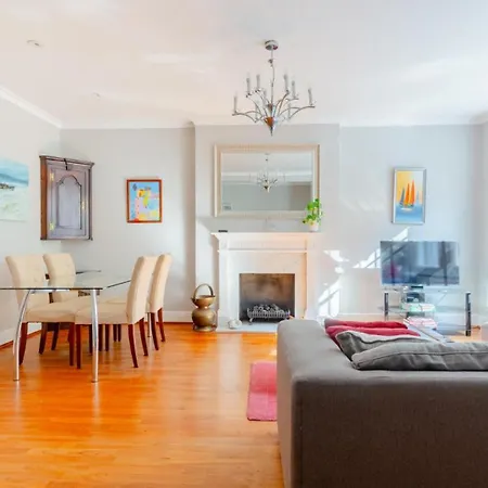 Sophisticated 2bd Flat With Patio West Kensington Apartment *