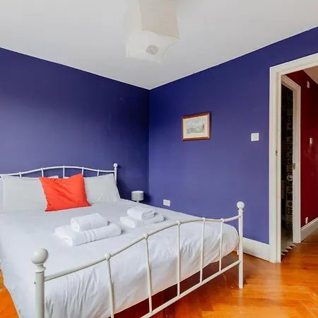 Vibrant 3bd Townhouse Heart Of Shoreditch Holiday home London