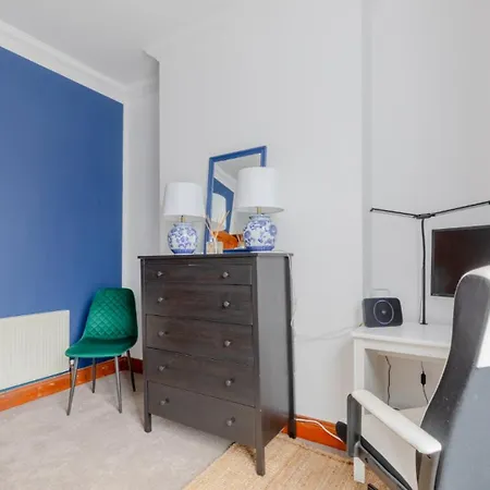 Spacious And Inviting 4bd Haggerston Apartment *