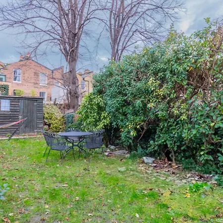 Spacious And Inviting 4bd Haggerston *