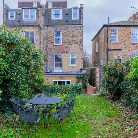 Spacious And Inviting 4bd Haggerston