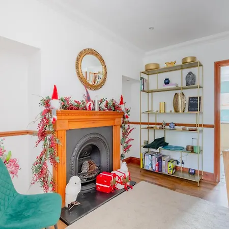 Spacious And Inviting 4bd Haggerston London